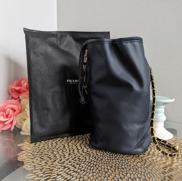 Prada - Picture 5 of 6